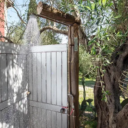 Holiday home The Pomegranate's Alepou